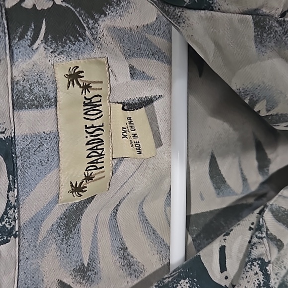 Men's Hawaiian Shirt - Picture 2 of 3